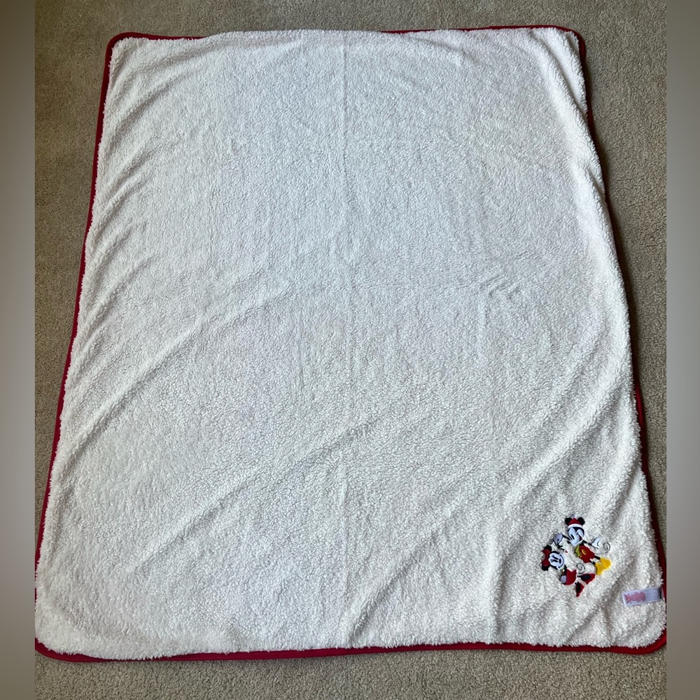 Disney Holiday Mickey and Minnie Throw Blanket - Picture 3 of 7